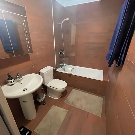 Super Cozy And Duplex With Rooftop *