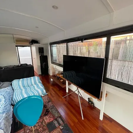 Super Cozy And Duplex With Rooftop *